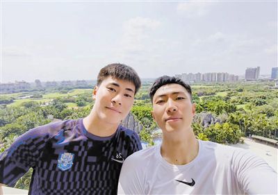 全息游戏男男h啪肉np文总受