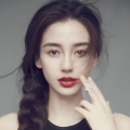 女仆开腿露出隐私